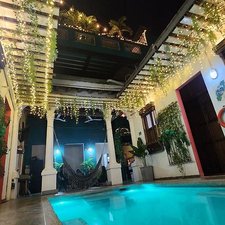 Baboon Hostel Santa Marta  Eksteriør billede